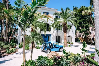 Image de Drip Castle Estates Captiva Island - 20 Bedroom Estate Rentals for Large Groups!