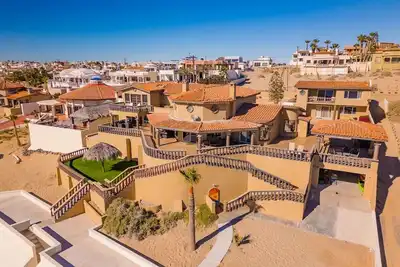 Image de Shark House - 8 Br Beachfront