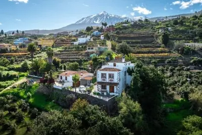 Image de Refurbished Villa Home in gorgeous natural setting