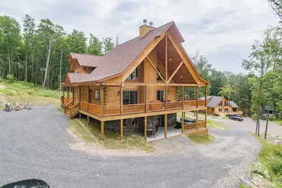 Image de Ski Area Retreat w/ Hot Tub & Views