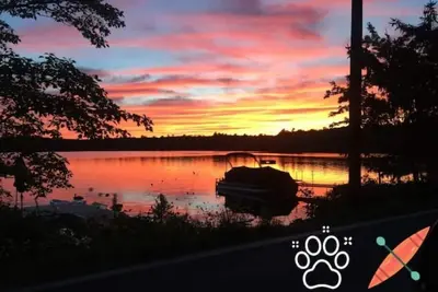 Image de Pet Friendly Lakefront Cabin\n