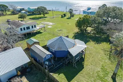 Image de Lazy 8 Bayside Cabin - The quiet, cozy bayside getaway!