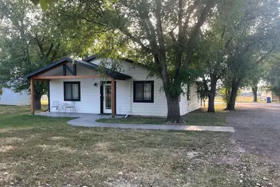 Image de Full Home Located in Moorcoft, close to downtown!