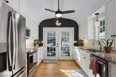 Image de A+ location*Classy Clean Fully Remodeled*Sleeps 6*