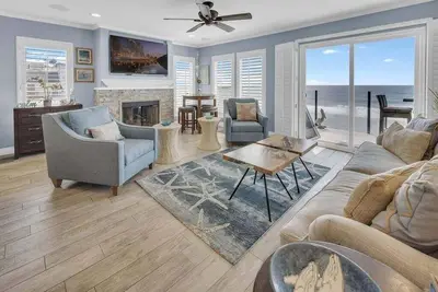 Luxury Coastal Living | Seaview Oceanside Condo w/ Private Beach