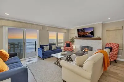 Oceanfront Luxury | Seaview Condo w/ Private Beach Access