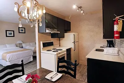 Image de One Bedroom Apartment with a Harbour View