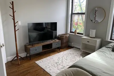 Modern & cozy just 20 Mins to Manhattan!