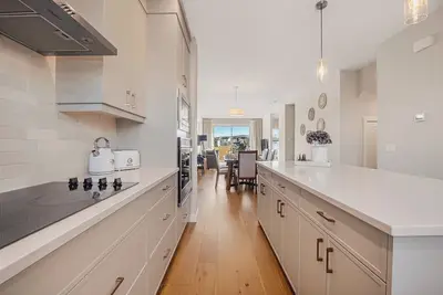 Image de Lux Home| Garage |Central Ac |Close Banff |Pond View