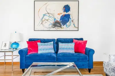 Image de Spacious, Good Location & Parking!