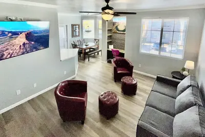 Image de Newly remodeled condo!