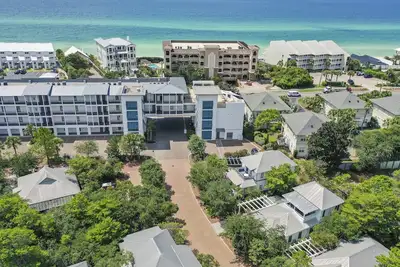 Image de Fall Savings! Steps to Beach, Heated Pool, Bikes & Beach Gear Included