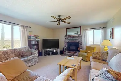 Image de Sierras-view home with pool, grill, wood-burning fireplace, and Ac - dogs ok