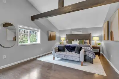 Image de Ellicottville Chalet 3 Miles From Village on a secluded lot w/pond