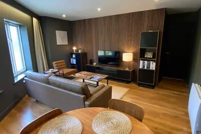Image de Luxury 2 bedroom apartment w/ free parking\n