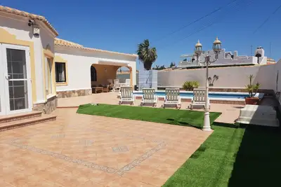 Image de Spanish Villa with private pool 8x4 meters, 3 bedrooms, garage, driveway, airco