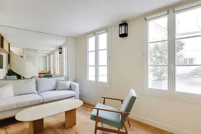 Image de An Exquisite Townhouse in Invalides - Eiffel Tower