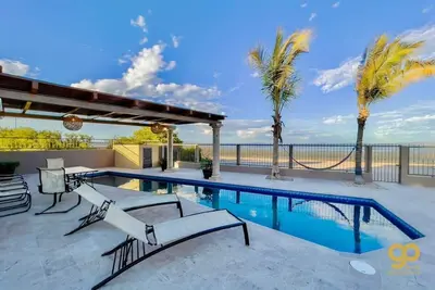 Image de Oceanfront Escape: Pool, Bbq, & Sunset Views