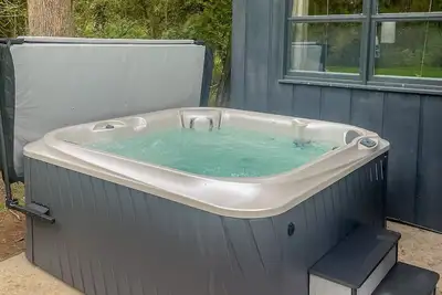 Image de Secluded! HotTub, Arcads, Fireplace! Lake Access!