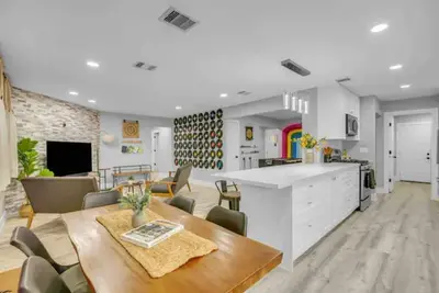 Image de Blissful Adobe 4RBsHome Houston Memorial South West