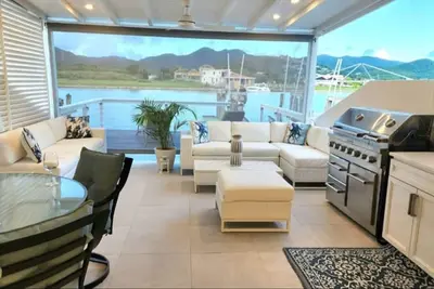 \"The Secret\" With Spectacular Views! Just 3 Minutes From The Beach