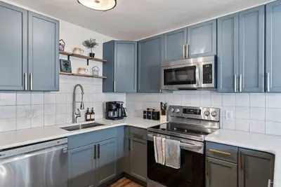 Image de Newly renovated condo in the heart of Waterville Estates