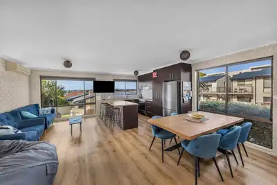 Image de Capri - 3 Bedroom Apartment (Sleeps up to 8)