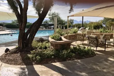 Image de Winter in sunny Tucson, Adult resort community with golf, pools, tennis +++