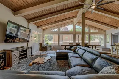 Image de Luxe Huge Villa & Private Tavern (New! )