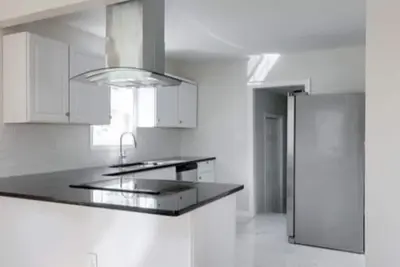 Image de Newly renovated cozy Home away from home