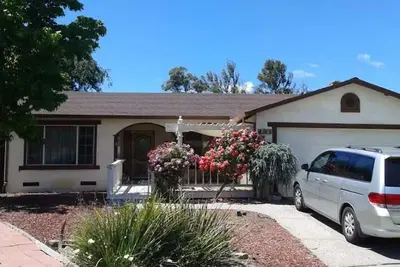 Image de Spacious & Cozy Pleasanton Home, 4br/2ba, w/Parking, WiFi, Kitchen and More