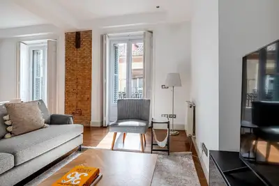 Image de Upscale Chueca 2br, nr Shopping & Restaurants, by Blueground