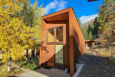 Image de Miners Refuge - Mazama retreat with mountain views