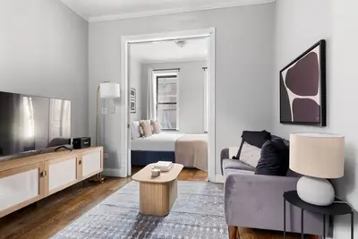 Image de Gorgeous Les 2br w/ Private Balcony & W/D, nr Park, by Blueground