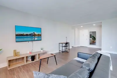 Image de Comfort at Crystal City - Amazing Apartment W gym