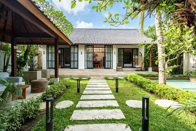 Image de Hijau Villa by EVDEkimi – Charming 2br escape w/pool, outdoor lounge, lush garden