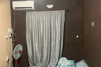 Image de Welcome to Nerdcave, a home away from home in the ancient city of Benin. Welcome