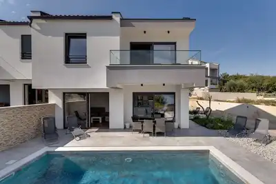 Image de New villa with pool, sandy beach, sea view - Traveler Reiseburo Krk- Id 2399