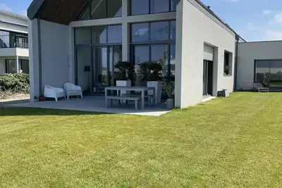 Image de Maison d’architecte, vue mer et plage de sable à pied