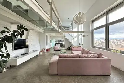 Image de central located penthouse Loft with terraces