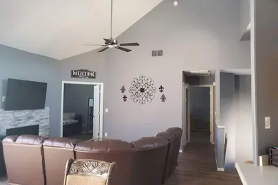 Image de Beautiful and peaceful unit we love are Az home