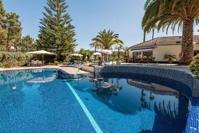 Image de Maison de vacances pour 4 personnes  + 8 enfants env. 350 qmà Corroios, Região de Lisboa (Péninsule de Setúbal)