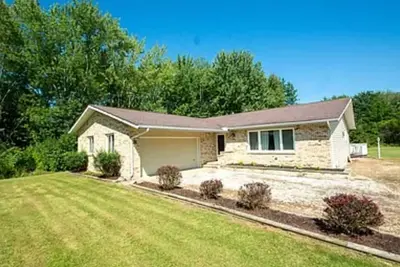 Image de Cozy and Charming 3 bedroom 2 bathroom House.