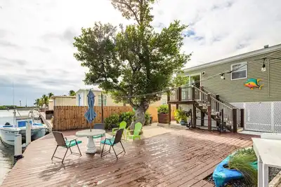 Image de Incommunicado ~ Waterfront 2 Br/2 Ba w/ Dockage and Hot Tub!