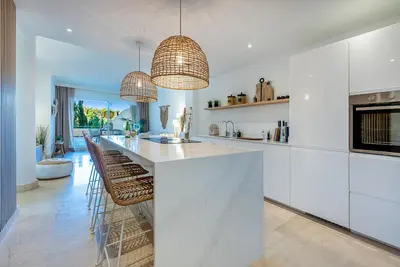 Image de Lovely apartment close to all Elviria amenities offering a large terrace