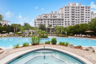 Image de Close to Baytowne Wharf, Pool & Beach + Free Tickets: Dolphin Cruise & More!