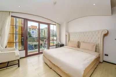 Image de Venetian Jomtien Large swimming pool with slides/10 Mins walk to the beach