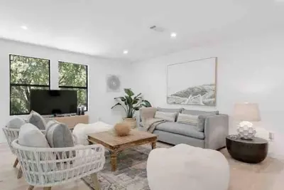 Image de Stylish home 15 minutes from S Congress and Acl\n