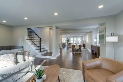 Image de Million-Dollar Listing Minnehaha Creek