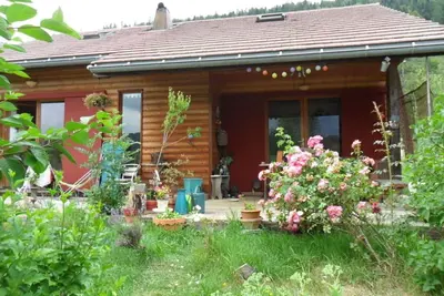 Image de Chalet petit village Haut-Jura vallée de la Bienne. Rivière, lacs, randonnées